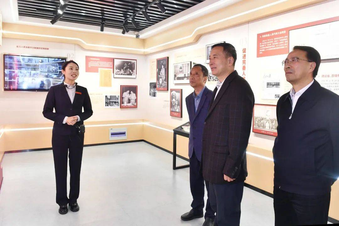 省人大常委会常务副主任、党组副书记樊金龙来淮调研