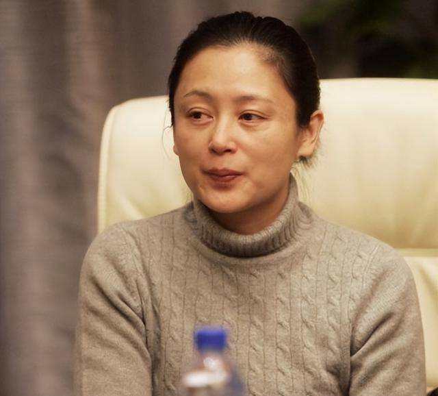 “大陆第一美人”两大名导为其沉迷，今55岁却像25岁的她经历了啥