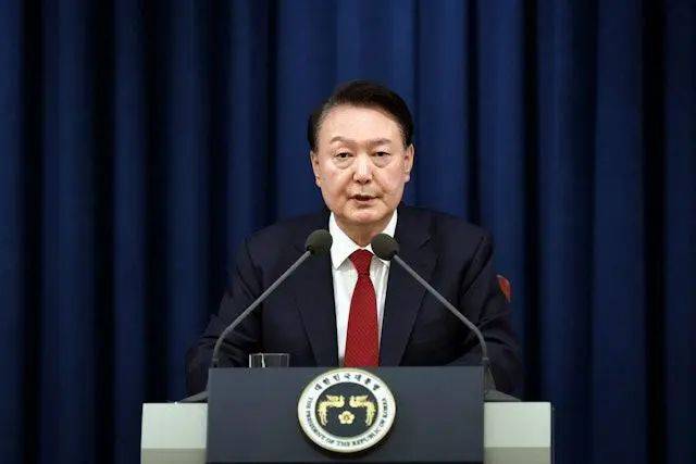 被停职后，尹锡悦讲出六个字，韩国接见中美外交官，待遇截然不同