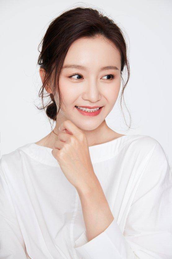 演完赵丽颖闺蜜，又演于和伟老婆，39岁的她年轻时是个氧气大美女