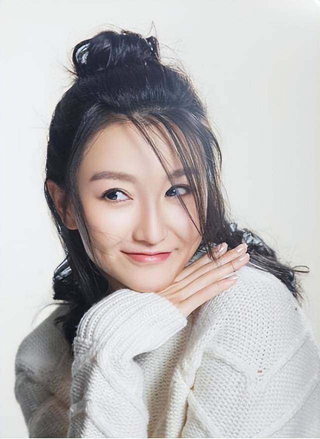 演完赵丽颖闺蜜，又演于和伟老婆，39岁的她年轻时是个氧气大美女