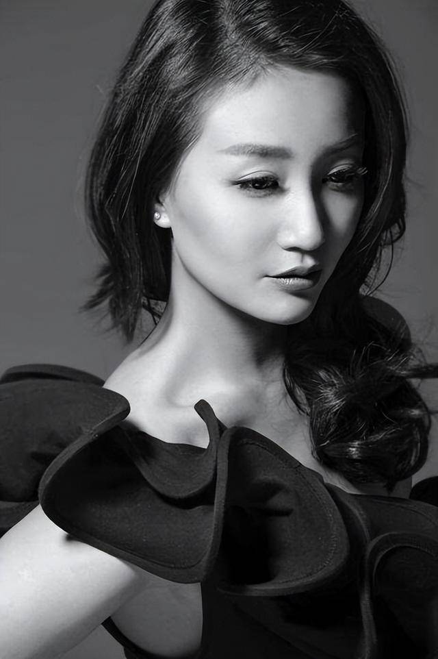 演完赵丽颖闺蜜，又演于和伟老婆，39岁的她年轻时是个氧气大美女