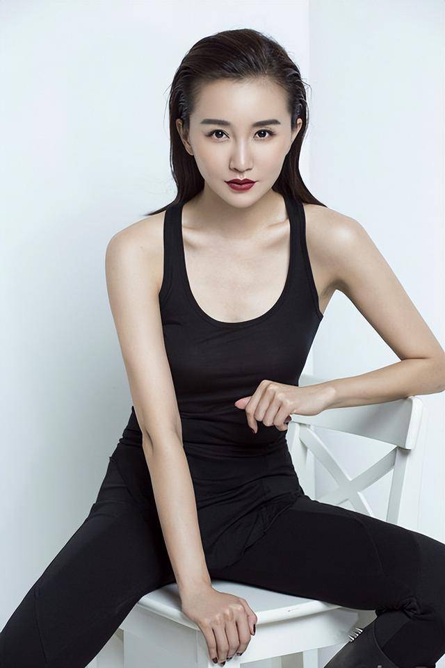 演完赵丽颖闺蜜，又演于和伟老婆，39岁的她年轻时是个氧气大美女