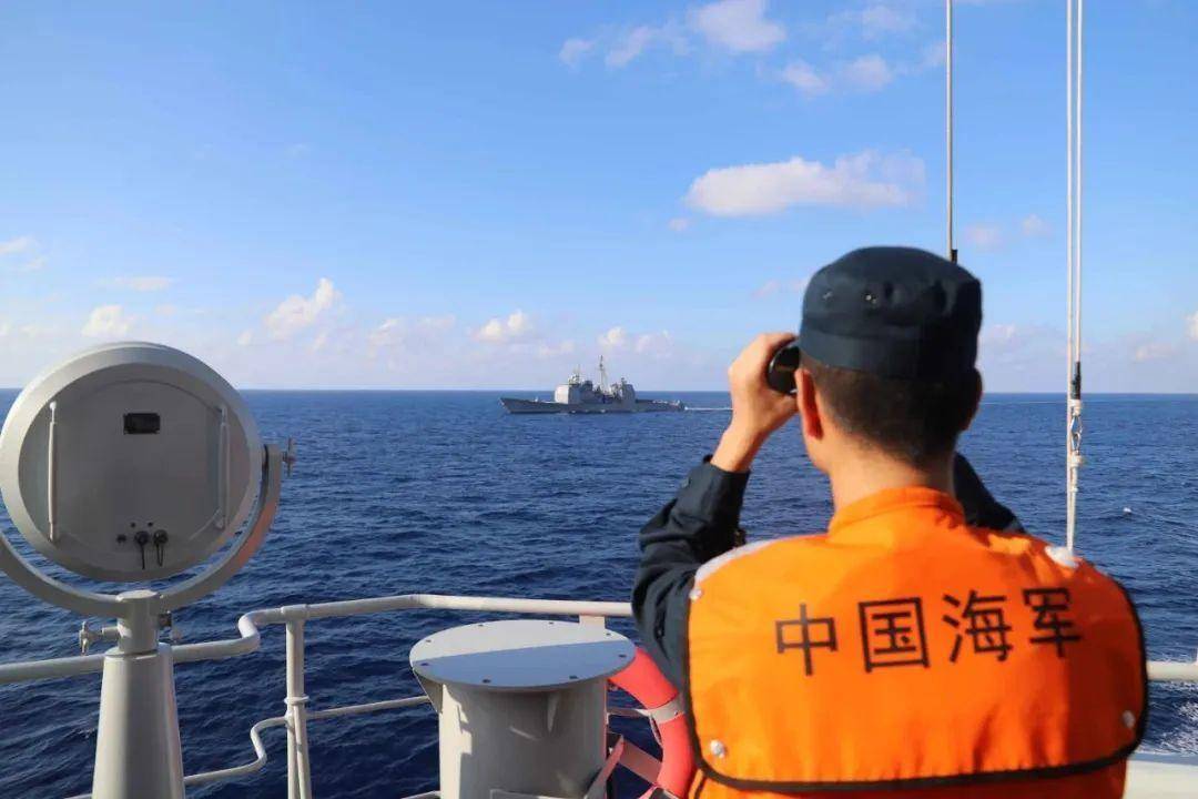 央视一幕泄露天机，歼16挂载霹雳10升空：解放军在南海打法变了