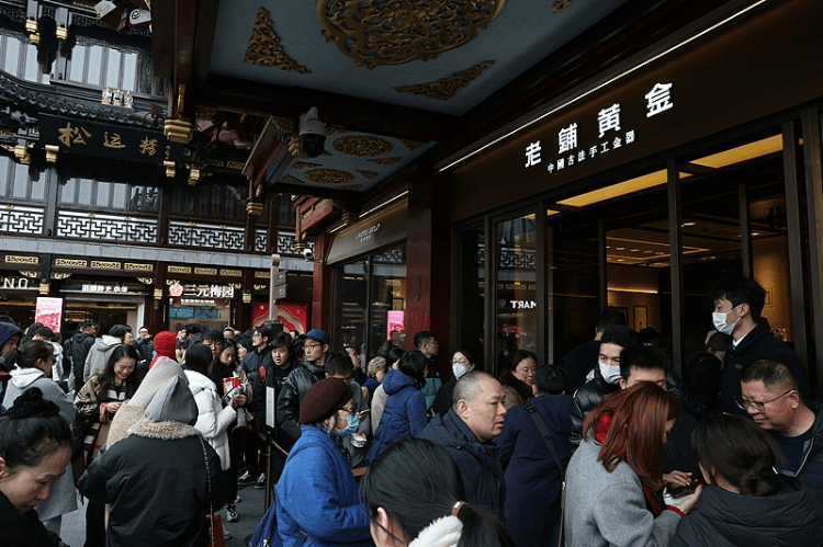 “中式老钱风”卖爆了 老铺黄金离奢侈品还有多远