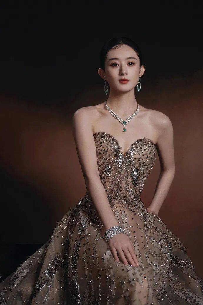 冯小刚执导！赵丽颖新电影官宣：4月4日全国上映