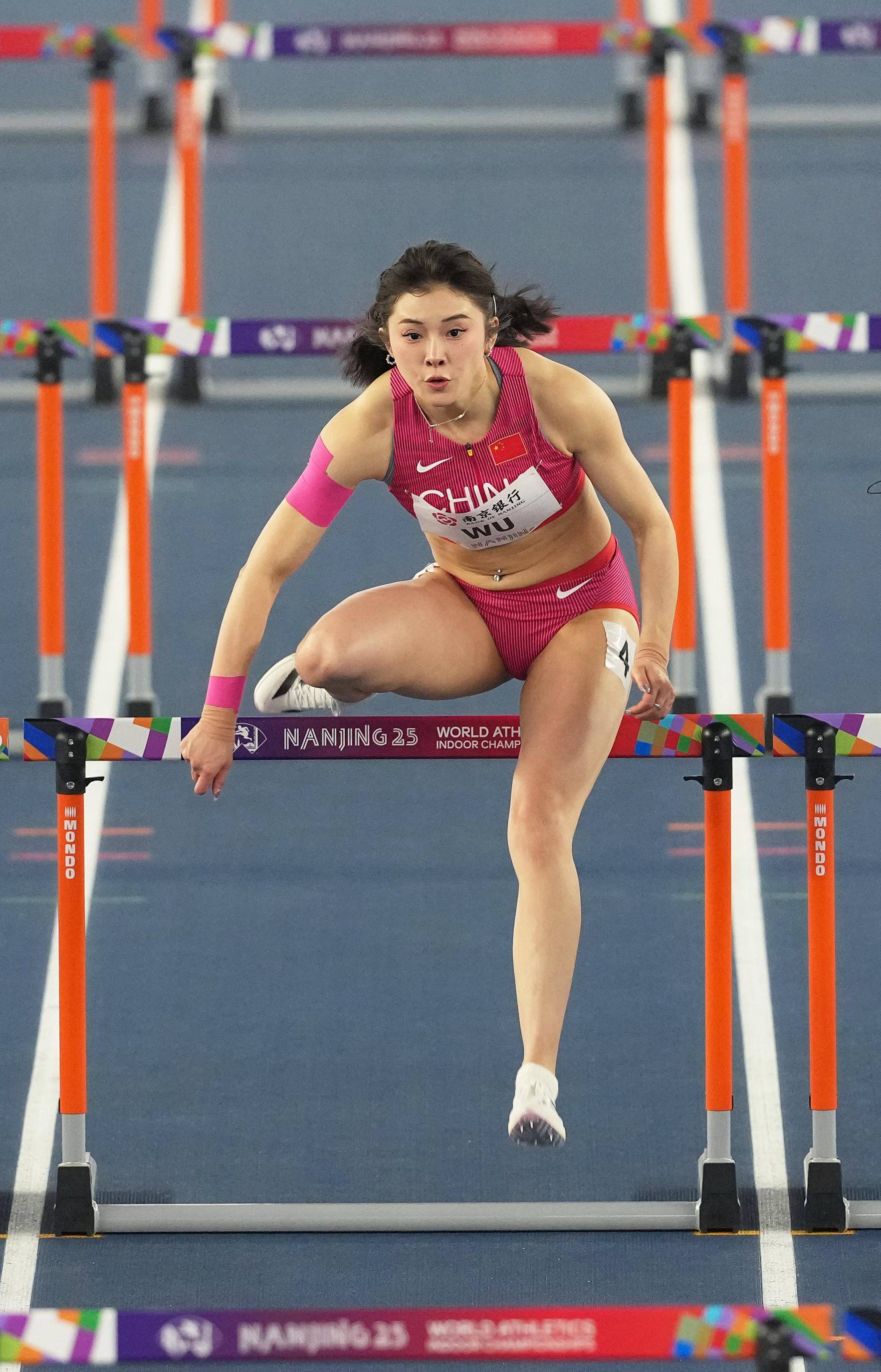 8秒01秒 吴艳妮打破女子60米栏全国纪录
