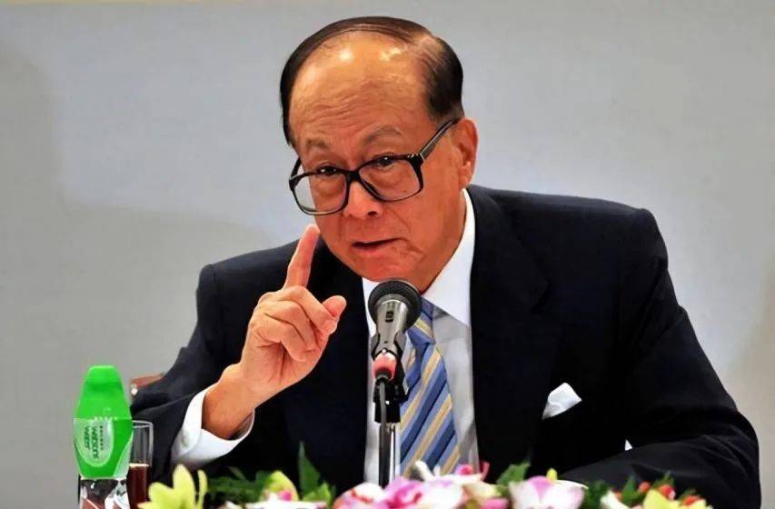 不见棺材不落泪！官方5次喊话后，李嘉诚忍不住，放出一组数据