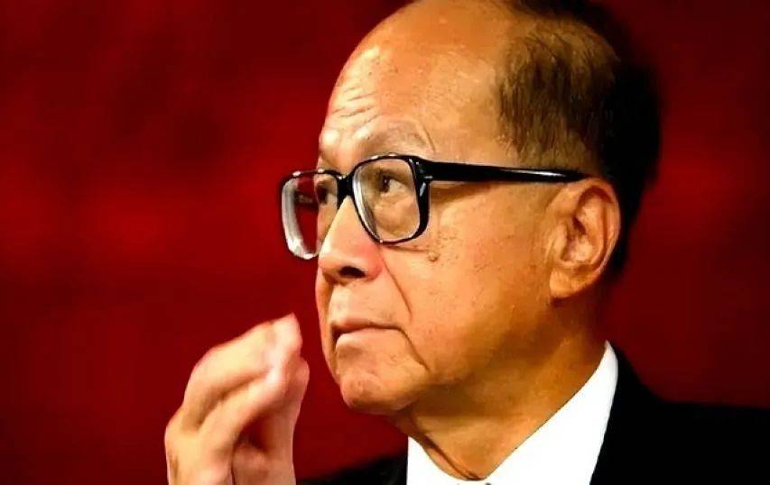 不见棺材不落泪！官方5次喊话后，李嘉诚忍不住，放出一组数据