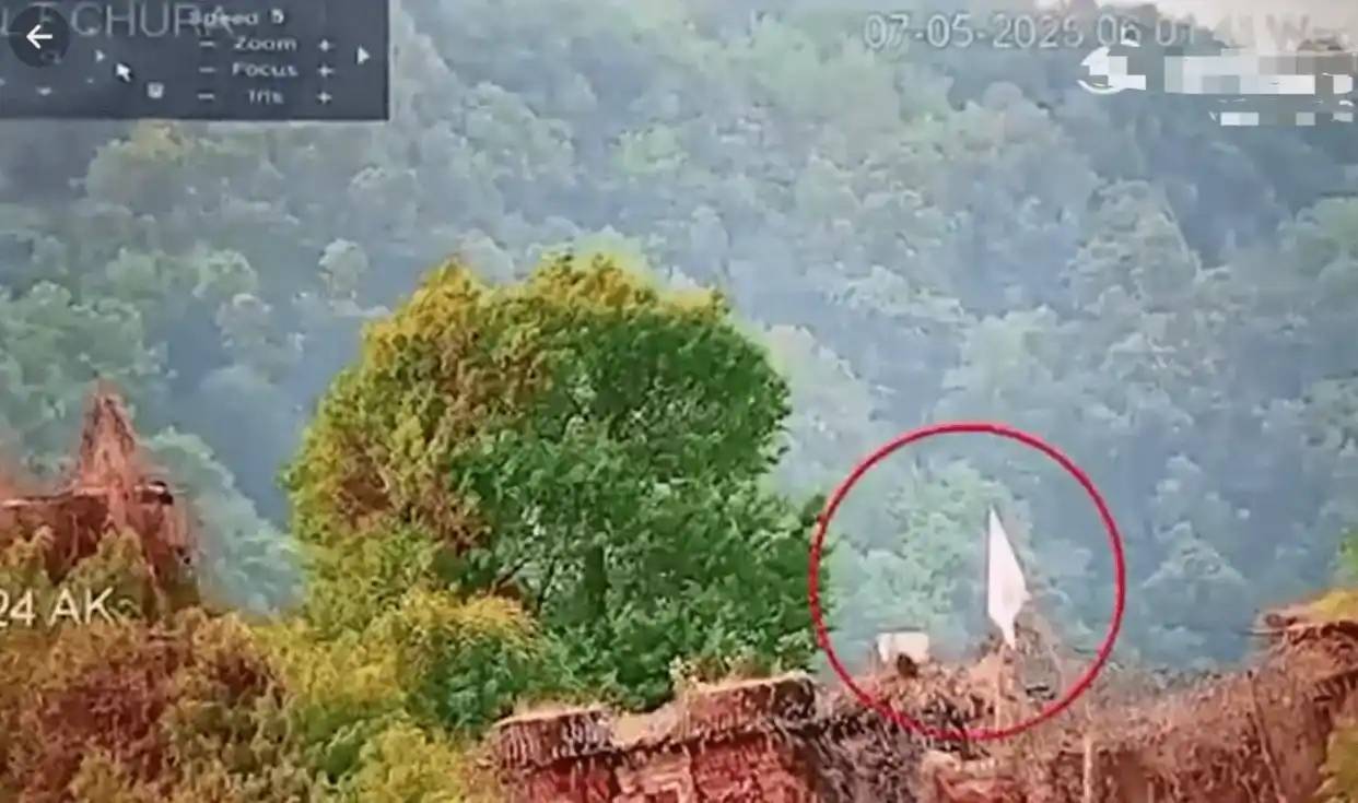 空军被打成6：0后，印度陆军又升起了白旗，这是从法国那里学到了高招？