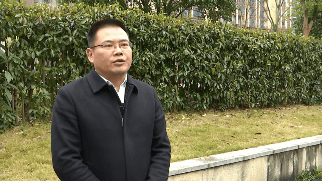 中央指导组进驻当天，两名干部顶风作案